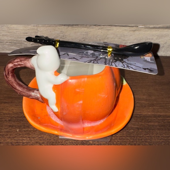 Cute 🥰 Happy Halloween Corner Ruby Pumpkin Teacup with Saucer and Bat Spoon Mug - Picture 5 of 16